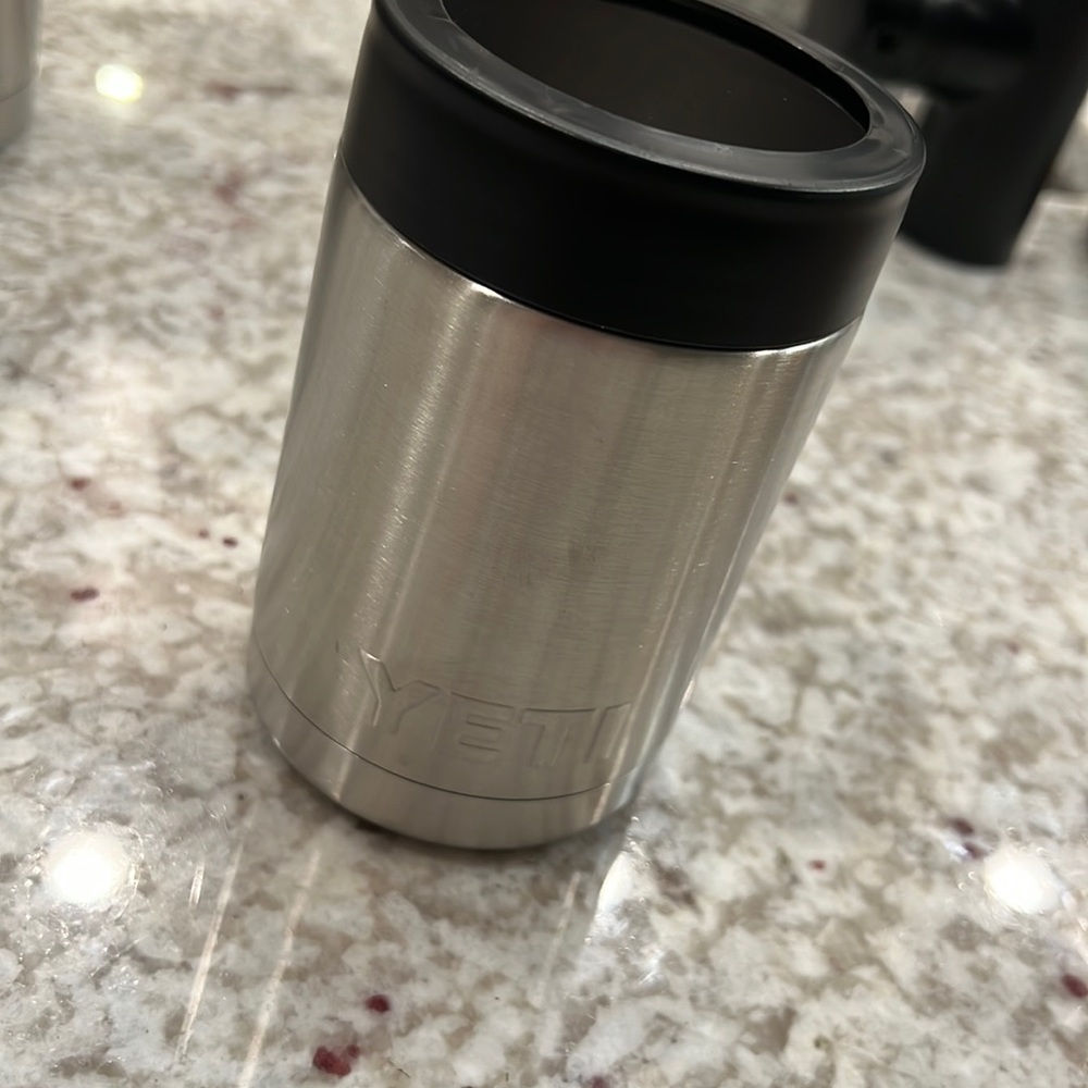 Yeti Colster